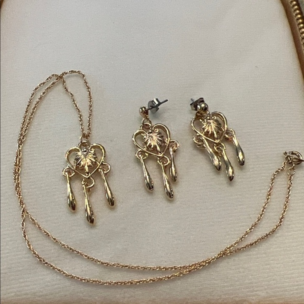 Gold Tone Heart Necklace with Matching Drop Earrings Set / Statement Jewelry